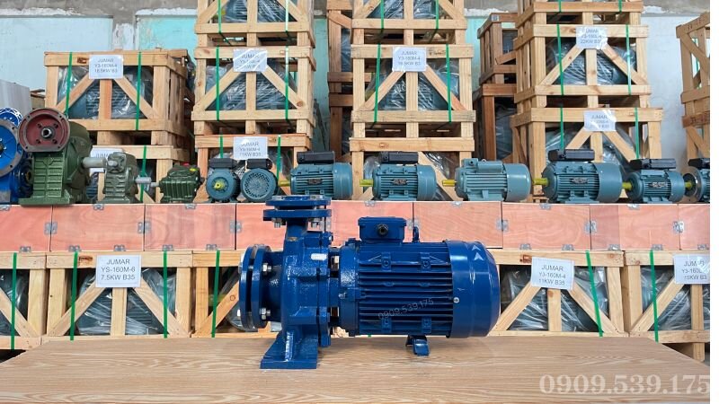 Hình ảnh máy bơm nước với sơ đồ cột áp, đường ống và các yếu tố ảnh hưởng đến lưu lượng