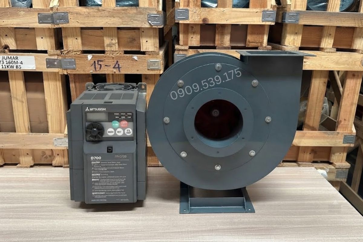Biến tần thay đổi tần số và điện áp cho động cơ quạt