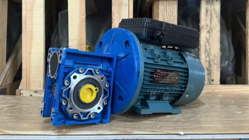 What is NMRV gear motor