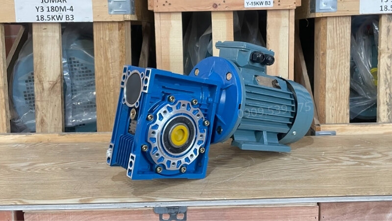 NMRV gear motor from 1.1kW to 3.7kW