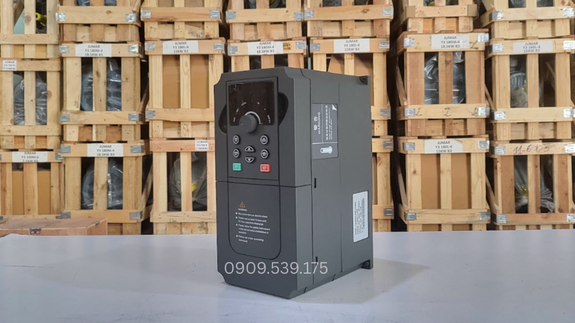 Khắc phục sự cố dội dòng nổ bo mạch nhờ biến tần