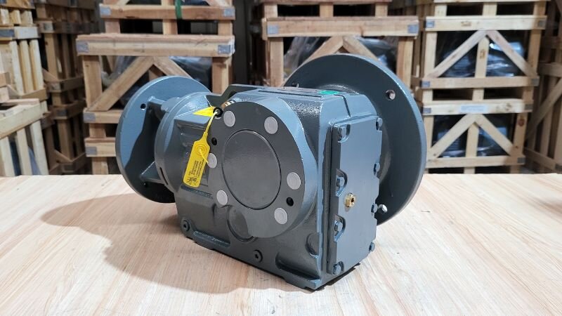Motor biến tần với giảm tốc tải nặng trục vuông góc K