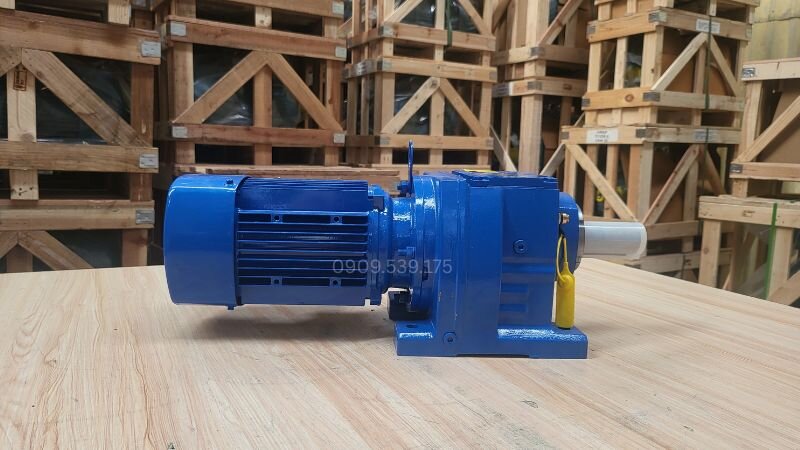 Động cơ giảm tốc tải nặng trục thẳng R