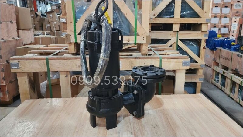 Máy bơm chìm bền bỉ, ổn định, cần bảo dưỡng định kỳ để tránh sự cố không lên nước.