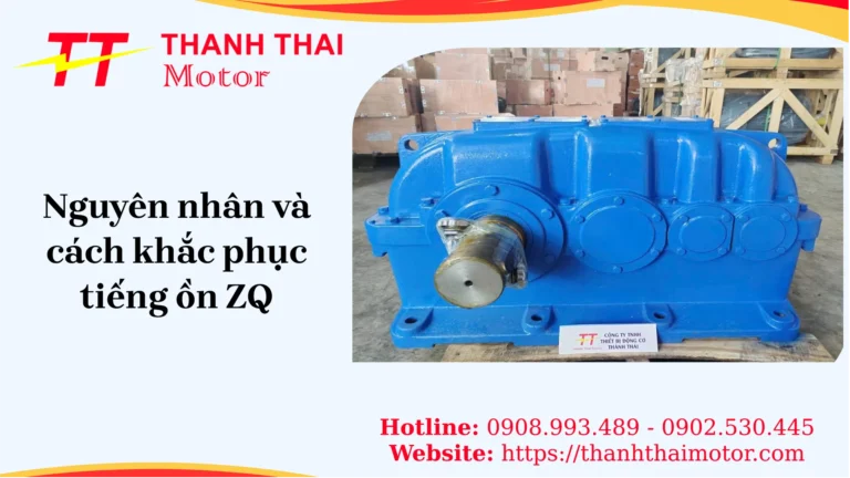 Kỹ thuật viên đang kiểm tra và khắc phục tiếng ồn trên hộp giảm tốc ZQ trong nhà máy.