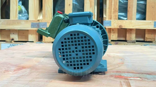 Nắp sabo và cánh quạt của Motor giảm tốc WPDX 120 4kW 5.5Hp
