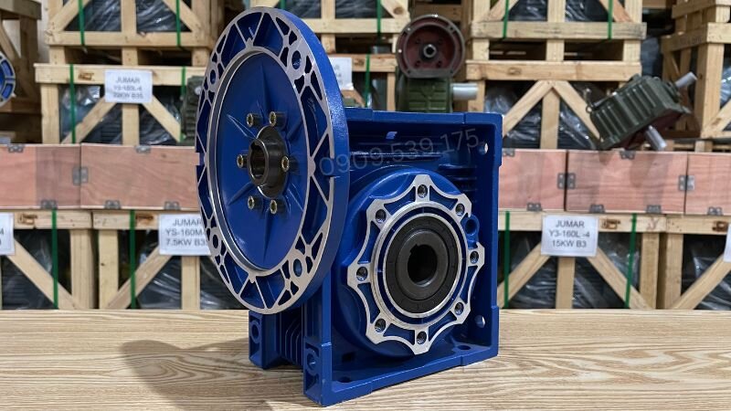 Hộp số giảm tốc NMRV.