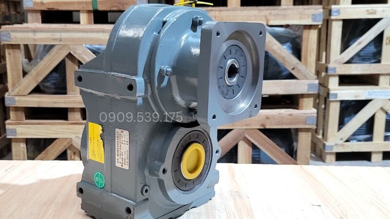 Hộp số giảm tốc tải nặng trục song song F