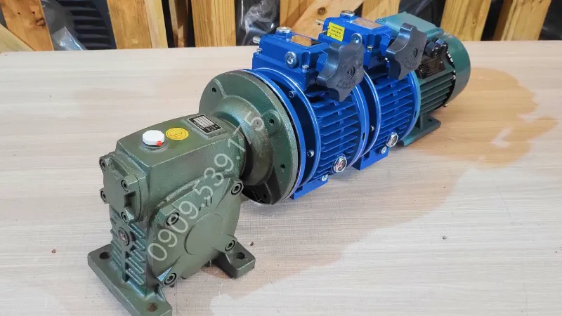Overview design of the 3-Stage Gear Motor (2 UDL 2.2kW And 1 WPDS 120)