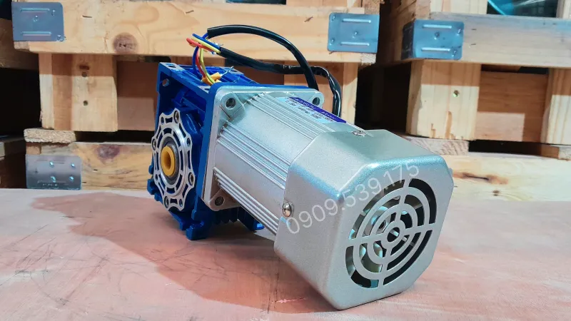 Ứng dụng motor giảm tốc mini NMRV 50 250w