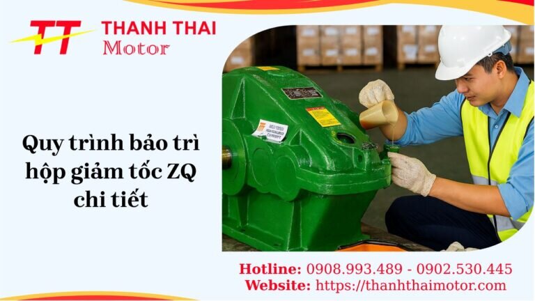 Kỹ thuật viên bảo trì hộp giảm tốc ZQ trong nhà máy công nghiệp
