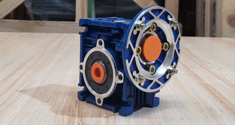 Hộp giảm tốc NMRV với thiết kế thông minh nhỏ gọn, êm ái