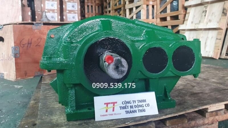 Hộp giảm tốc ZQ 3 cấp tại Thành Thái Motor.