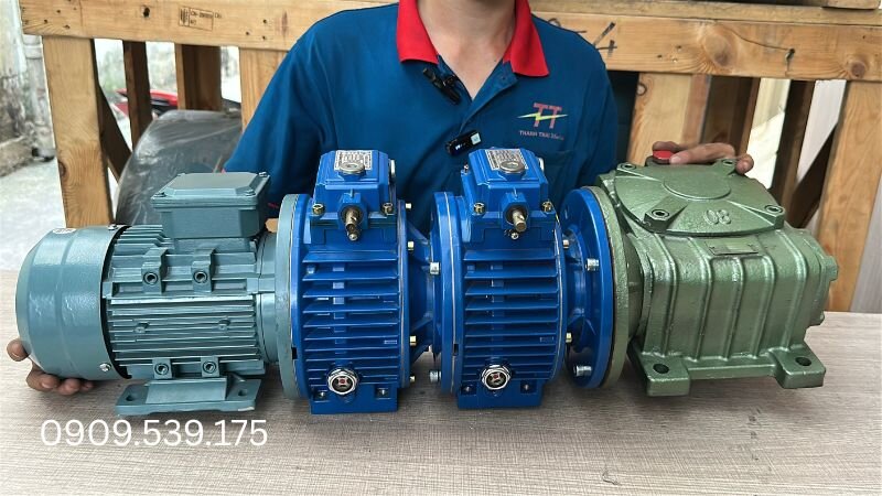 Guide on how to install the electric motor with 2 UDL and 1 WPDX