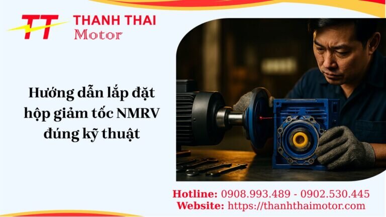 Kỹ thuật viên Thành Thái Motor đang hướng dẫn cách lắp đặt hộp giảm tốc NMRV đúng kỹ thuật.