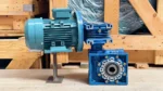 Gọc bên trái của Motor giảm tốc 2 cấp NMRV 50 - 75