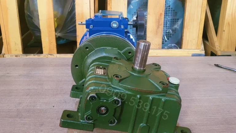 Phần trục vít bánh vít của Motor giảm tốc 2 cấp UDL 0.8kW - WPDO 70