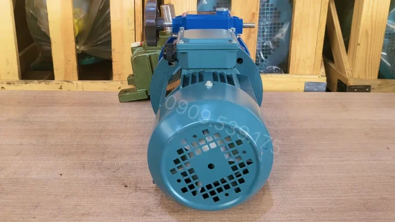 Cánh quạt và nắp sabo của Motor giảm tốc 2 cấp UDL 1.5kW - WPDO 100
