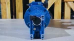 Ở phía sau là hộp giảm tốc của Motor giảm tốc 3 cấp (2 UDL 0.37kW và 1 NMRV 50)