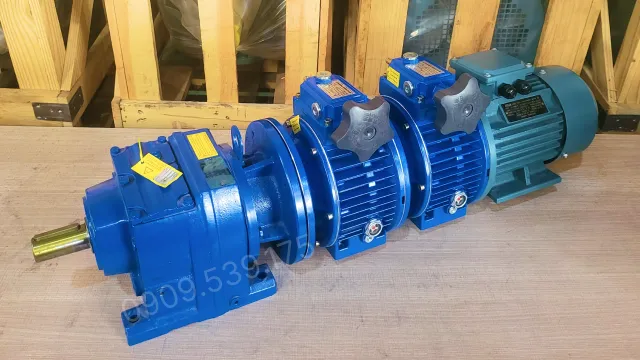 Motor giảm tốc 3 cấp (2 UDL 0.37kW và 1 R37) chính hãng