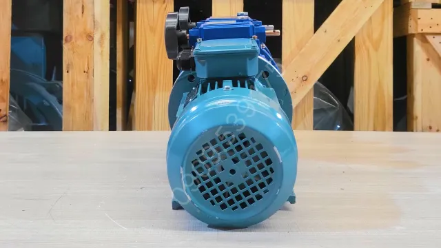 Cánh quạt và nắp sabo của Motor giảm tốc 3 cấp (2 UDL 0.37kW và 1 WPDS 60)