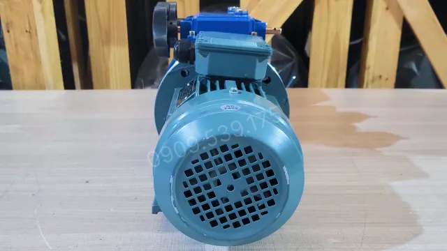 Nắp sabo và cánh quạt của Motor giảm tốc 3 cấp (2 UDL 2.2kW và 1 R67)