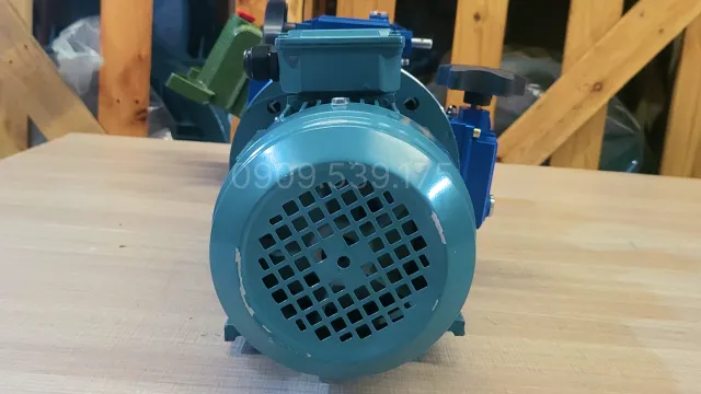 Cánh quạt và nắp sabo của Motor giảm tốc 3 cấp (2 UDL 2.2kW và 1 WPDX 120)