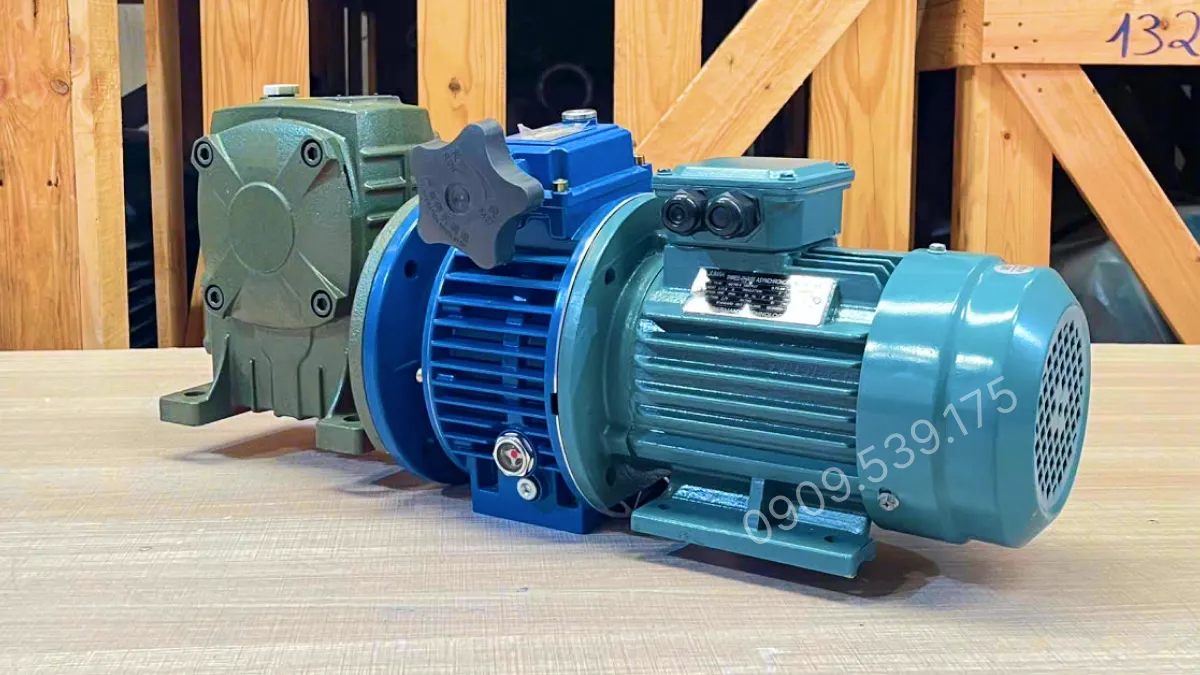 Tổng quan motor giảm tốc 2 cấp UDL 0.37kW - WPDA 60