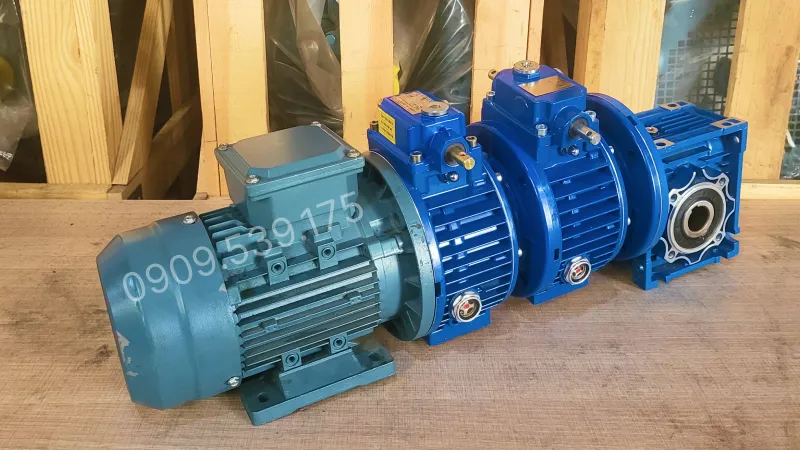 Ứng dụng motor giảm tốc 3 cấp (2 UDL 0.37kW và 1 NMRV 50)