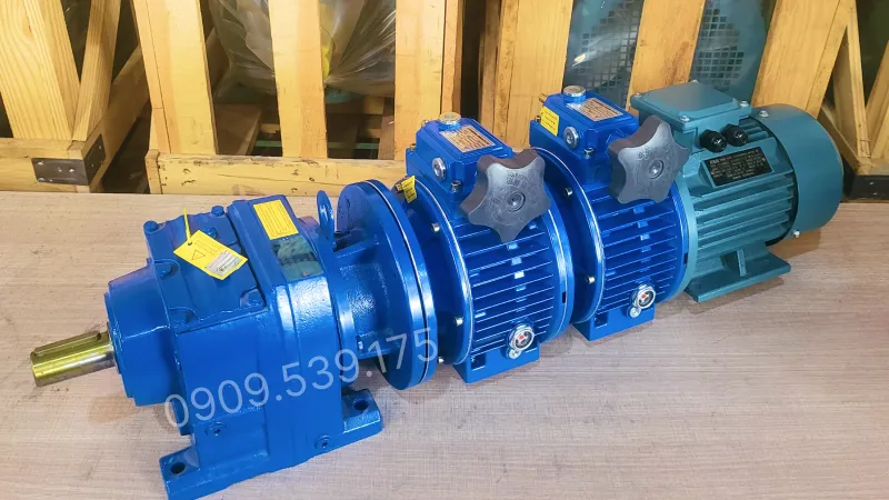 Ứng dụng motor giảm tốc 3 cấp (2 UDL 0.37kW và 1 R37)