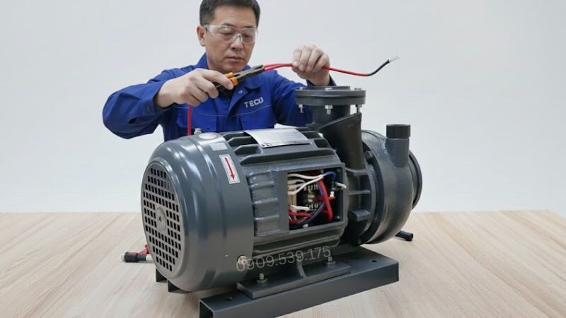 Đấu dây cho máy bơm nước 3 pha.