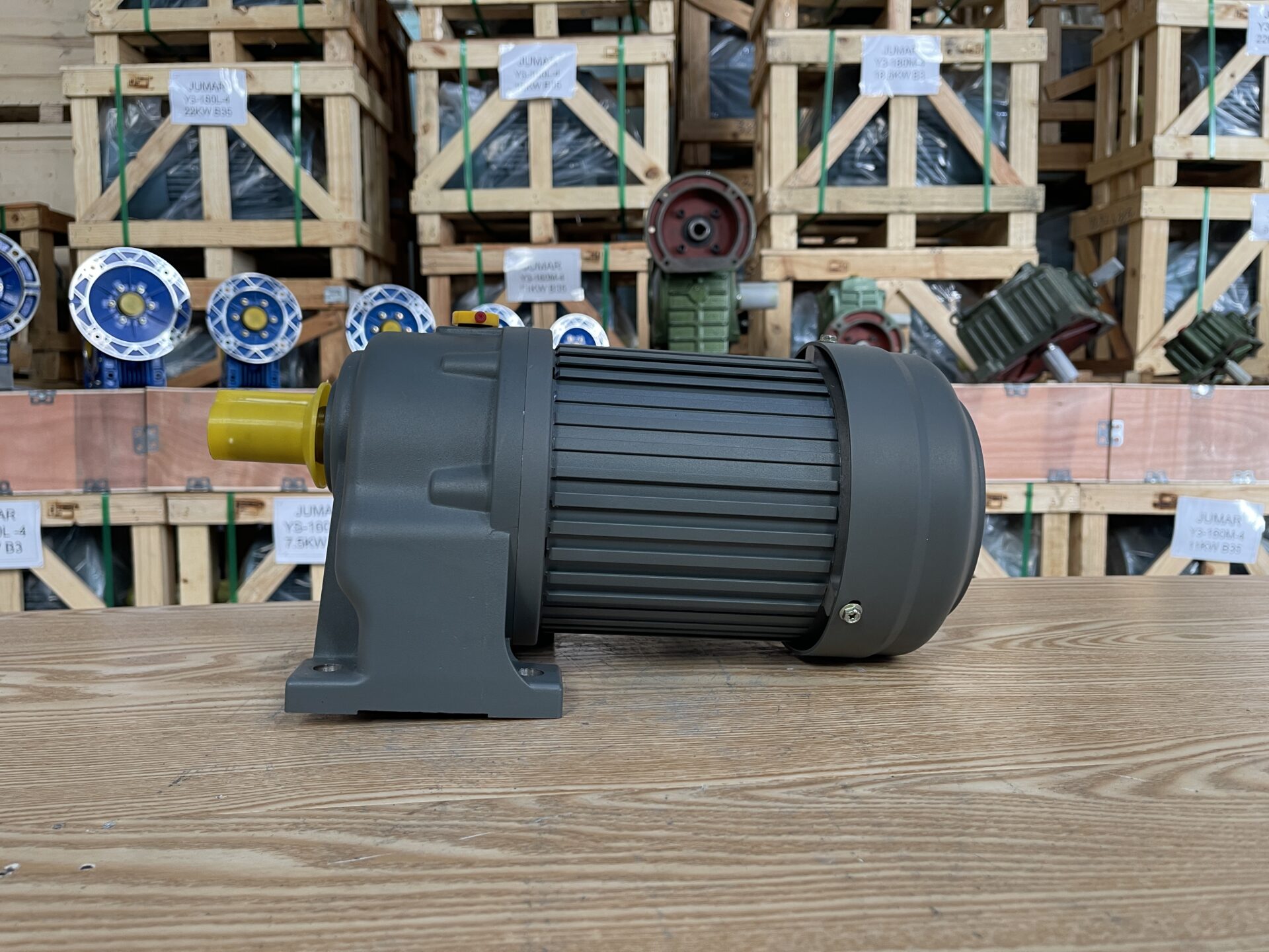 Motor giảm tốc 3 pha
