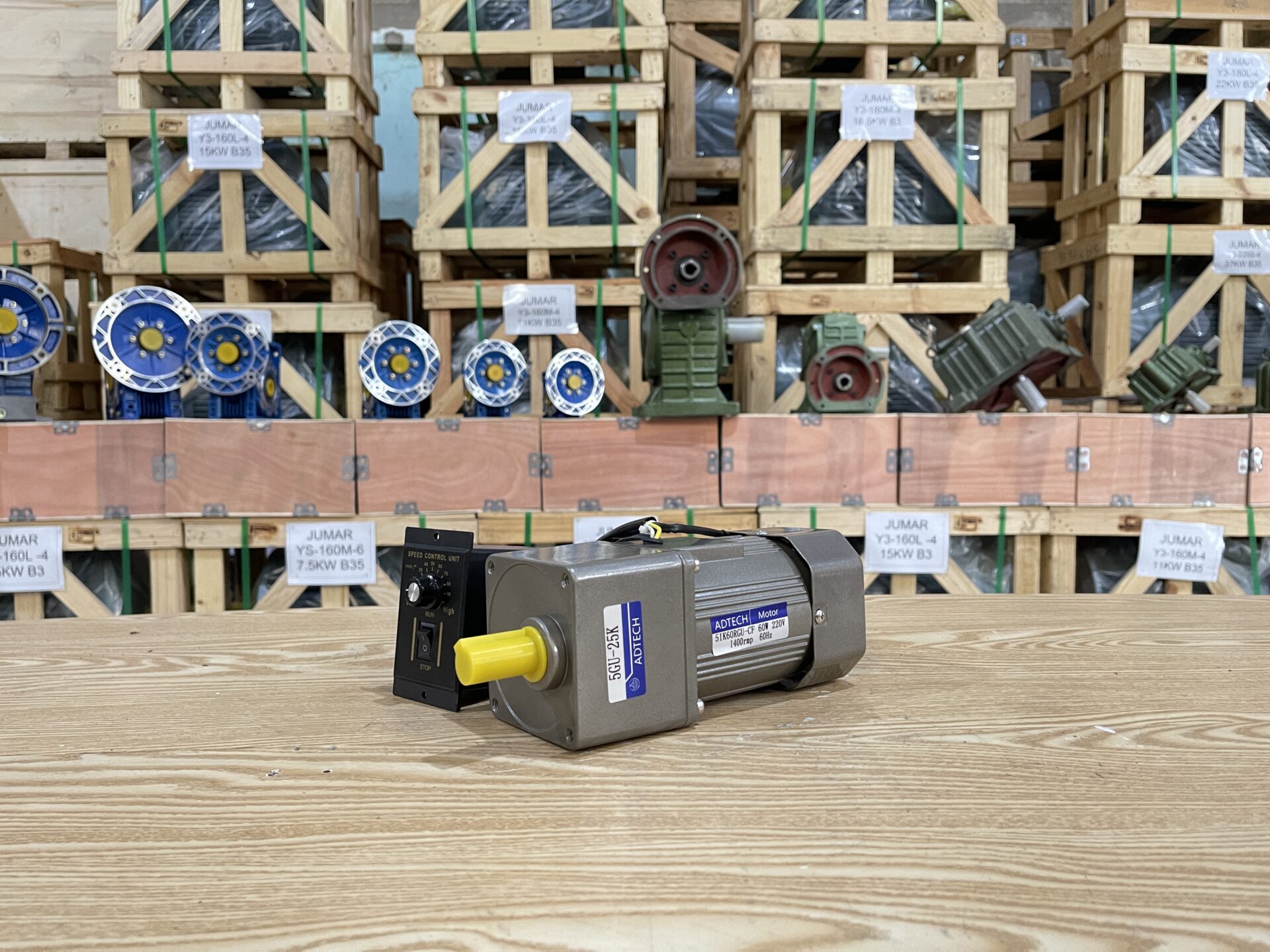 Motor giảm tốc mini