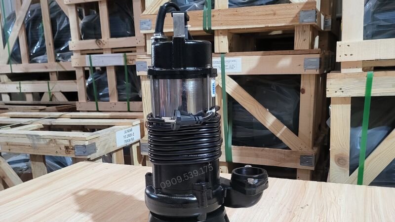 Máy bơm chìm thường được ứng dụng trong việc thoát nước ngập úng, bơm nước từ sông hồ, hoặc trong các hệ thống xử lý nước thải.