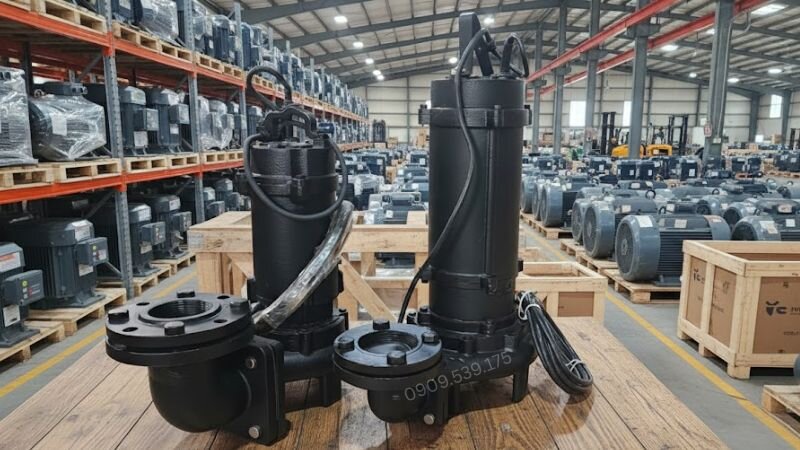 Máy bơm nước thủy lợi có công suất phù hợp để hút và đẩy nước với lưu lượng lớn, vận hành bền bỉ tiết kiệm thời gian và công sức. 