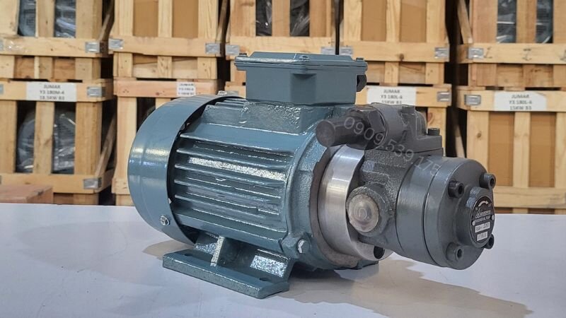 Máy bơm dầu thủy lực đảm nhiệm việc chuyển đổi năng lượng cơ học thành năng lượng thủy lực để duy trì áp suất và lưu lượng dầu ổn định.