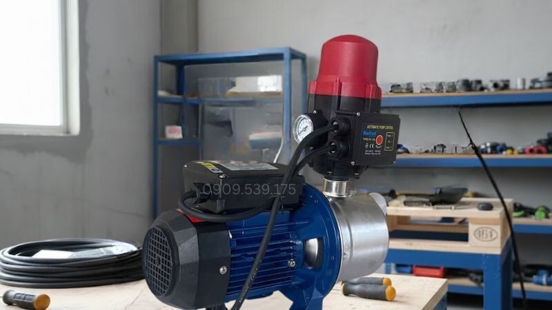 Rơle áp suất máy bơm nước được ứng dụng rộng rãi trong cả dân dụng và công nghiệp.