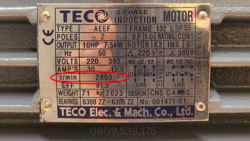Tốc độ vòng quay của mô tơ bơm nước (RPM) ảnh hưởng trực tiếp đến lưu lượng và cột áp.