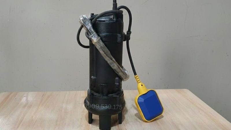Xác định loại motor bơm nước để lựa chọn phao phù hợp.