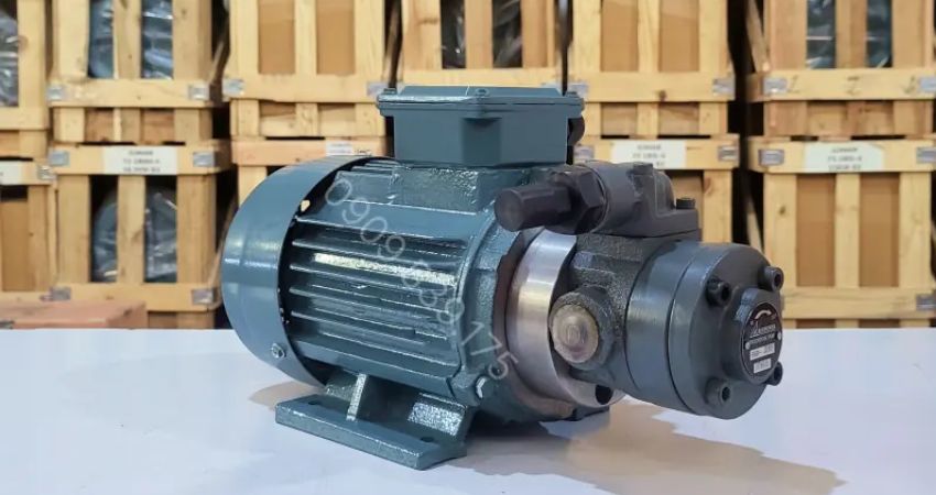 Bơm thủy lực kết hợp motor điện công nghiệp giúp vận hành mạnh mẽ, bền bỉ, tối ưu giá bơm thủy lực