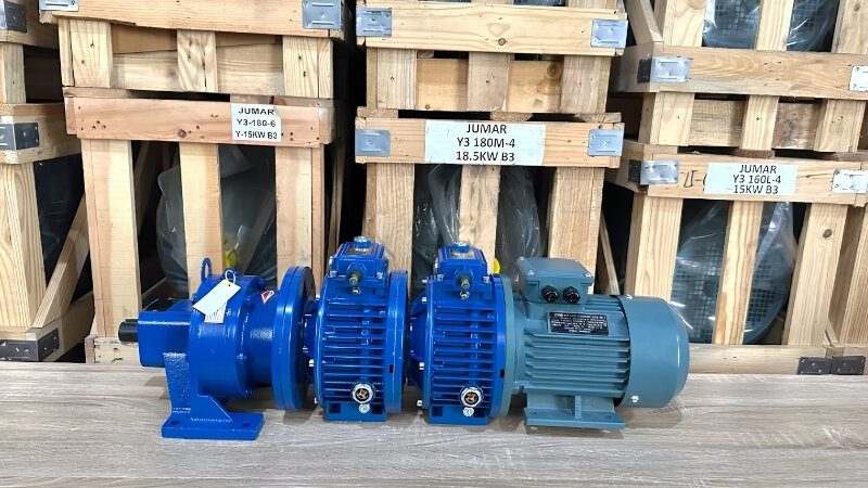 Động cơ giảm tốc 3 pha điều tốc cơ
