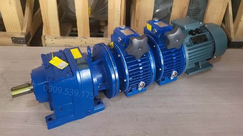 Heavy Duty R-Series Inline Helical Gear Motors under 1.1kW