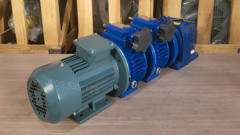 Heavy Duty R-Series Inline Helical Gear Motors from 1.1kW to 3.7kW
