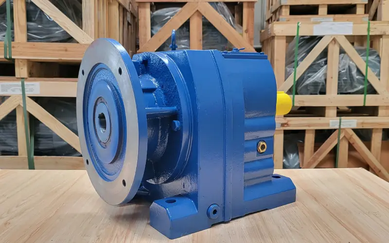 Hộp giảm tốc tải nặng trục thẳng R