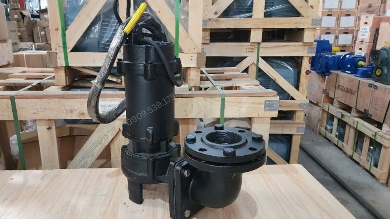 Bơm chìm có công suất 100m3 trên h nổi bật với khả năng tự loại bỏ không khí khỏi đường ống hút và không cần mồi nước khi hoạt động.