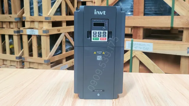 Biến tần Invt 5.5kW góc chính diện