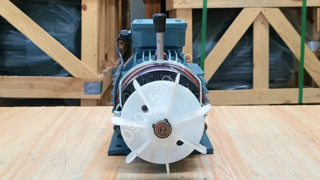 Hệ thống cánh quạt phía sau động cơ điện có phanh 1.1kW 1.5Hp