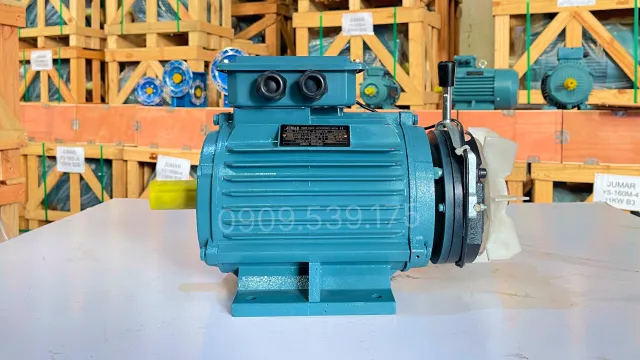 Động cơ điện có phanh 3kW 4Hp trang bị cần gạt thắng