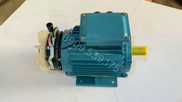 Góc trên động cơ điện có phanh 5.5kW 7.5Hp