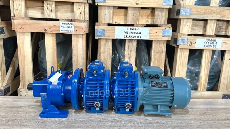 Introduction to 3-Phase Heavy Duty R-Series Inline Helical Gear Motors